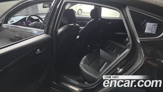 Kia K7 2018 — photo 11