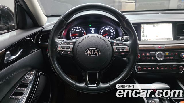 Kia K7 2018 — photo 13