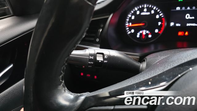 Kia K7 2018 — photo 16