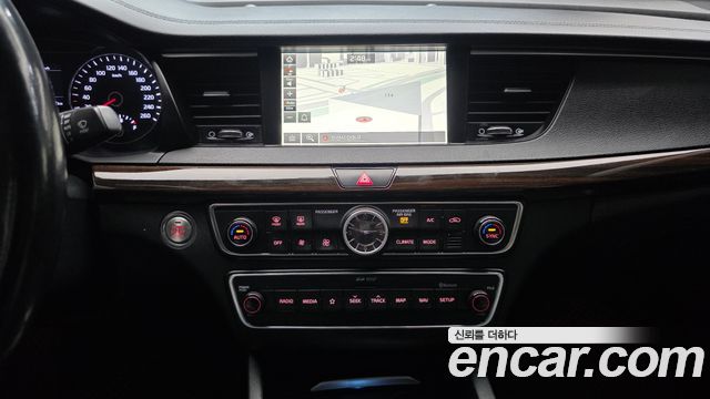 Kia K7 2018 — photo 17