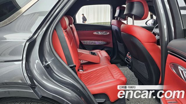 Genesis GV70 2023 — photo 12