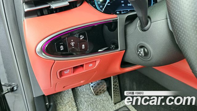 Genesis GV70 2023 — photo 16