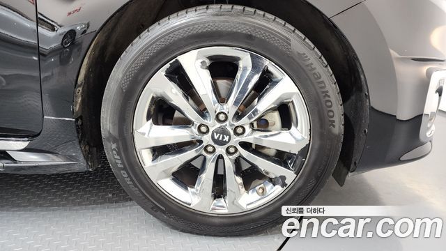 Kia Canival 2015 — photo 5