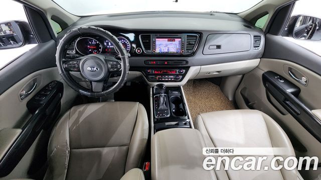 Kia Canival 2015 — photo 7