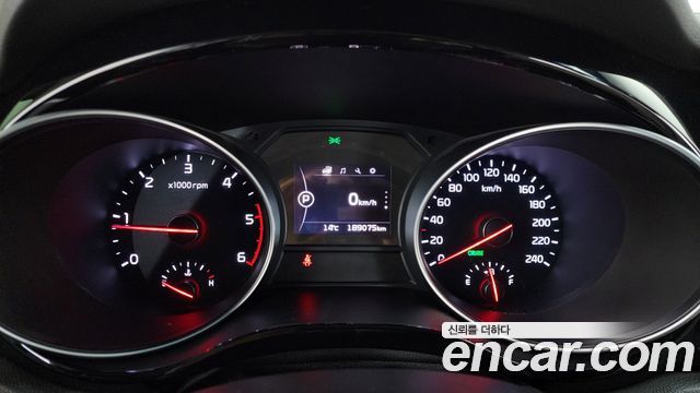 Kia Canival 2015 — photo 8