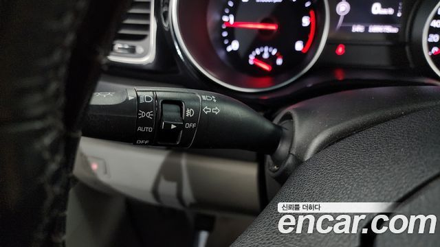 Kia Canival 2015 — photo 17