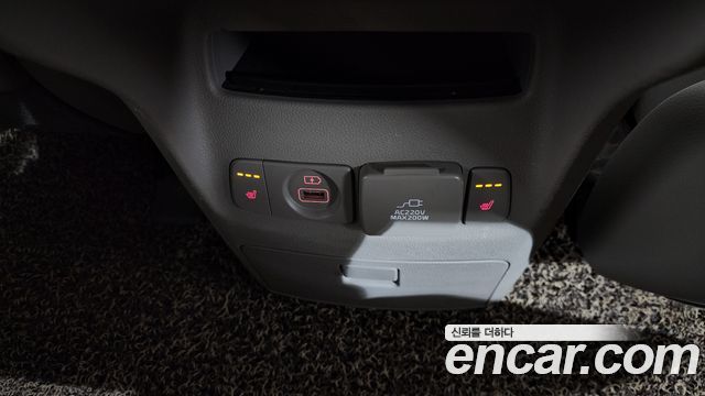 Kia Canival 2015 — photo 18