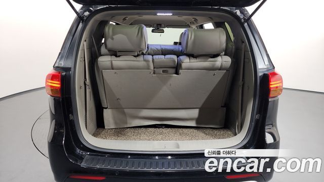 Kia Canival 2015 — photo 20