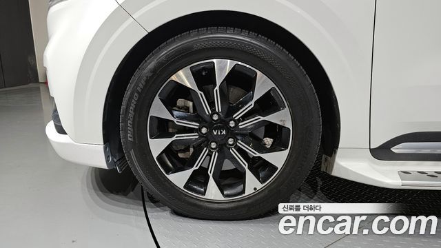 Kia Canival 2021 — photo 5