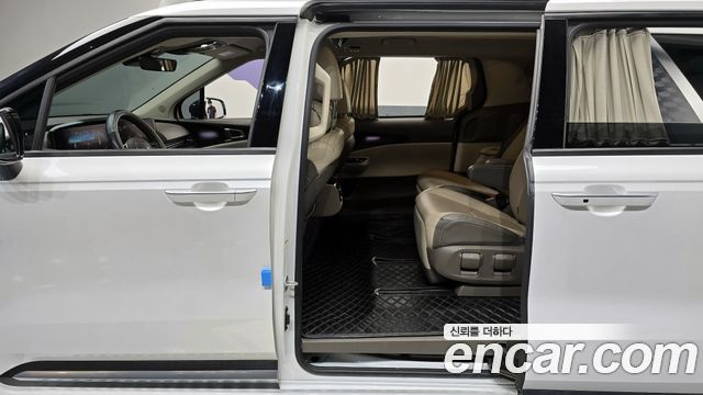 Kia Canival 2021 — photo 10