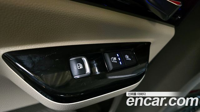 Kia Canival 2021 — photo 17