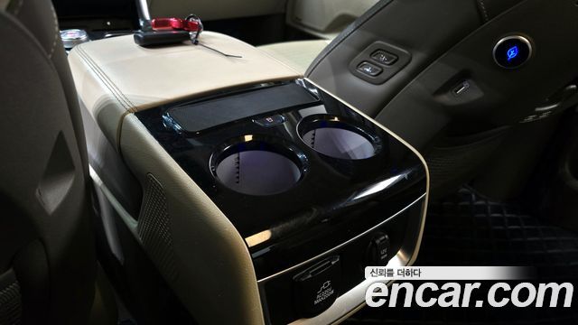 Kia Canival 2021 — photo 18