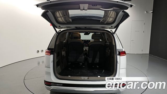 Kia Canival 2021 — photo 20