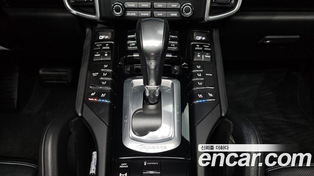 Porsche Cayenne 2017 — photo 9
