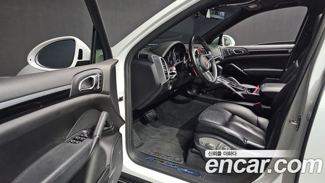 Porsche Cayenne 2017 — photo 10