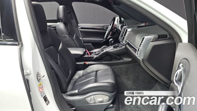 Porsche Cayenne 2017 — photo 11