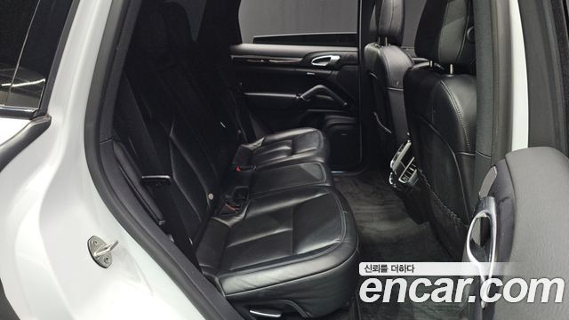 Porsche Cayenne 2017 — photo 12