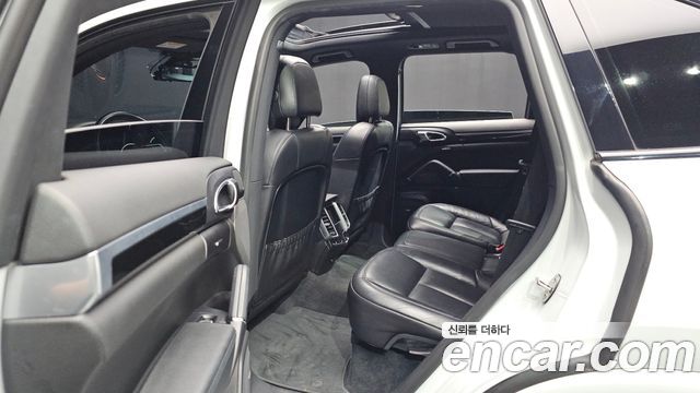 Porsche Cayenne 2017 — photo 13