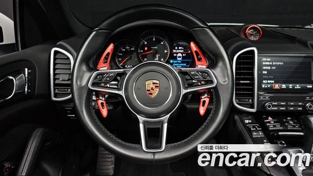 Porsche Cayenne 2017 — photo 14