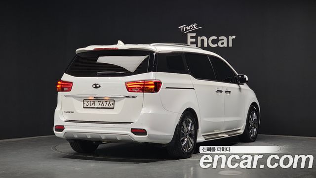 Kia Canival 2019 — photo 2