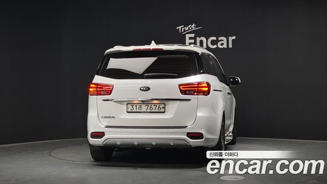 Kia Canival 2019 — photo 4