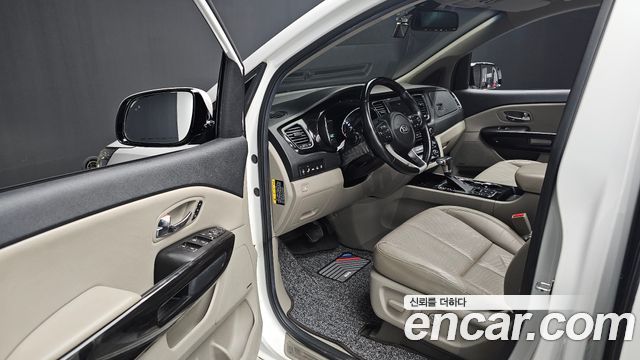 Kia Canival 2019 — photo 11