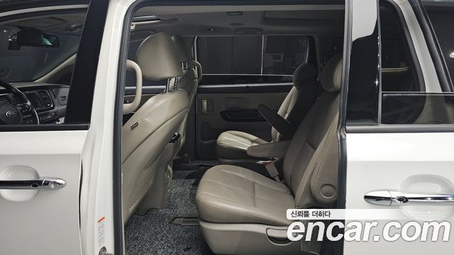 Kia Canival 2019 — photo 12
