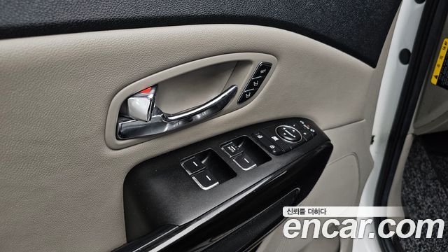 Kia Canival 2019 — photo 17