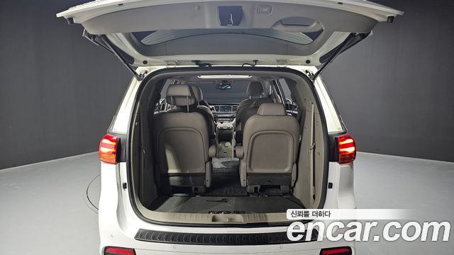 Kia Canival 2019 — photo 20