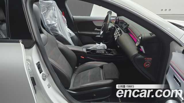 Mercedes-Benz CLA-Class 2021 — photo 10