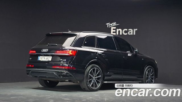 Audi Q7 2021 — photo 2