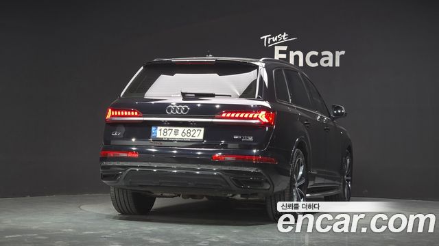 Audi Q7 2021 — photo 4
