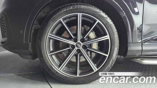 Audi Q7 2021 — photo 5
