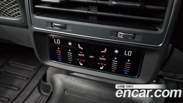 Audi Q7 2021 — photo 19