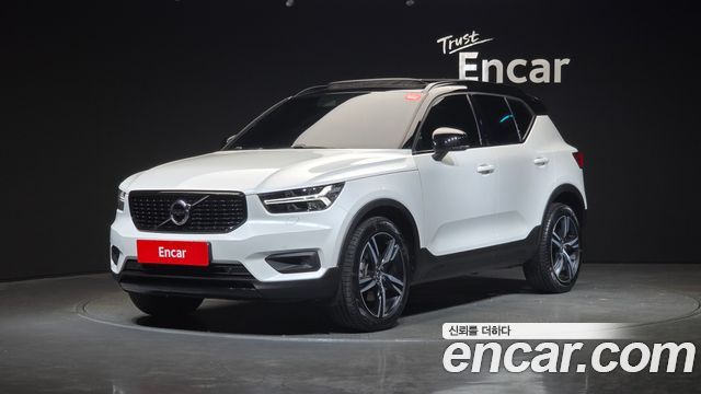 Volvo XC40 2021 — photo 1