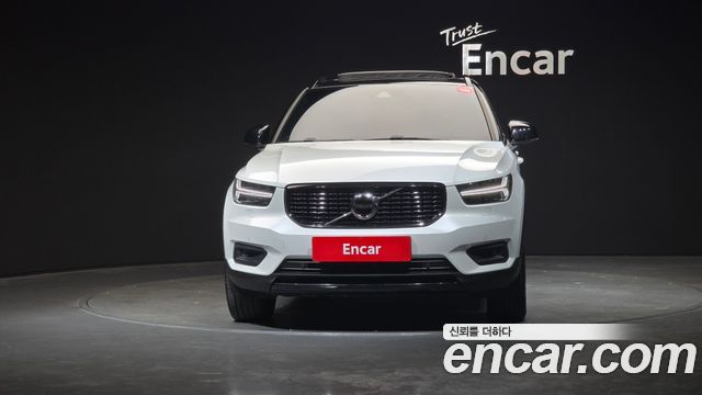 Volvo XC40 2021 — photo 3