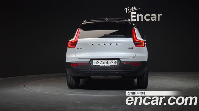 Volvo XC40 2021 — photo 4
