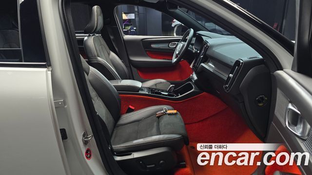 Volvo XC40 2021 — photo 10
