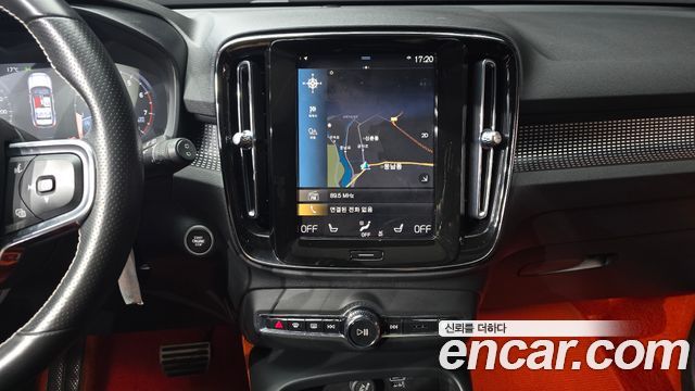 Volvo XC40 2021 — photo 14
