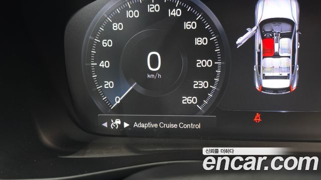 Volvo XC40 2021 — photo 18