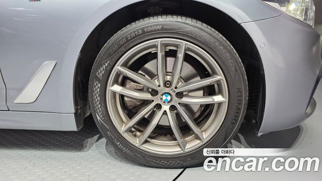 BMW 5-Series 2018 — photo 5
