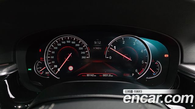 BMW 5-Series 2018 — photo 8
