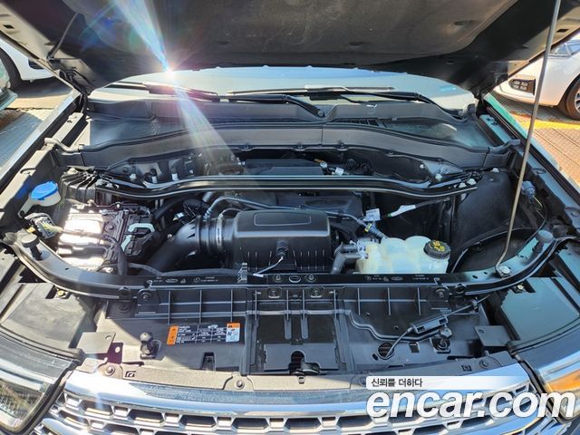 Ford Explorer 2020 — photo 9