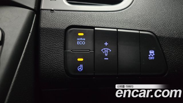 Hyundai AVANTE 2015 — photo 18
