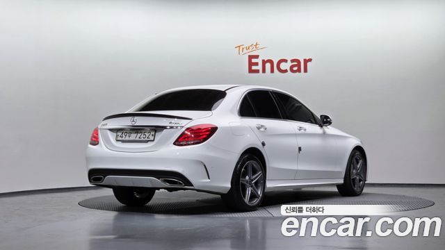 Mercedes-Benz C-Class 2018 — photo 2
