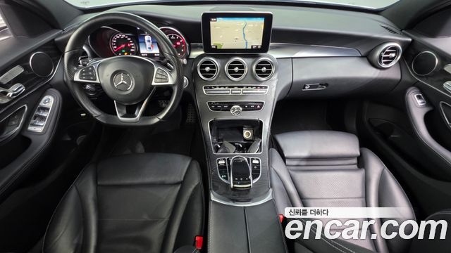 Mercedes-Benz C-Class 2018 — photo 10