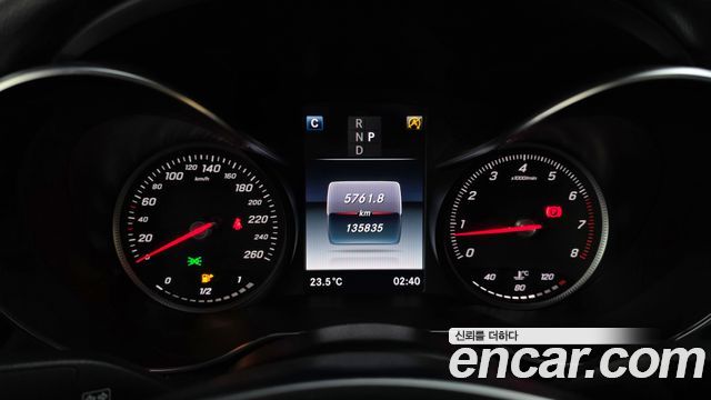 Mercedes-Benz C-Class 2018 — photo 11