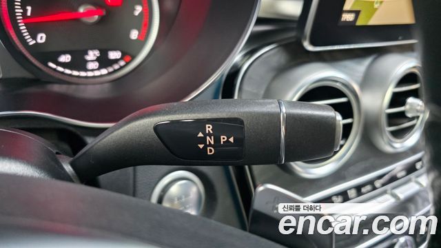 Mercedes-Benz C-Class 2018 — photo 12
