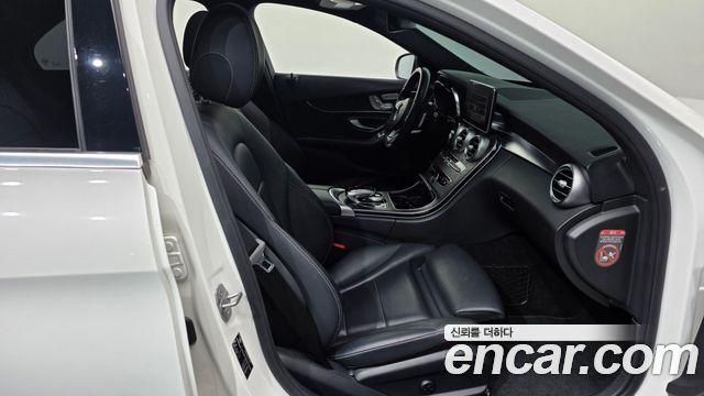 Mercedes-Benz C-Class 2018 — photo 17