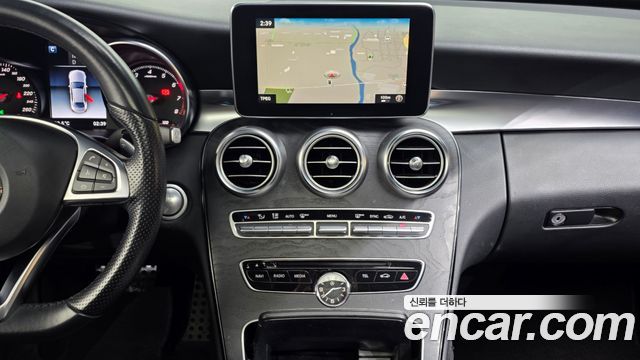 Mercedes-Benz C-Class 2018 — photo 20